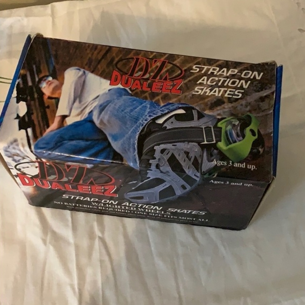 DZ Dualeez Strap-On Action Skates